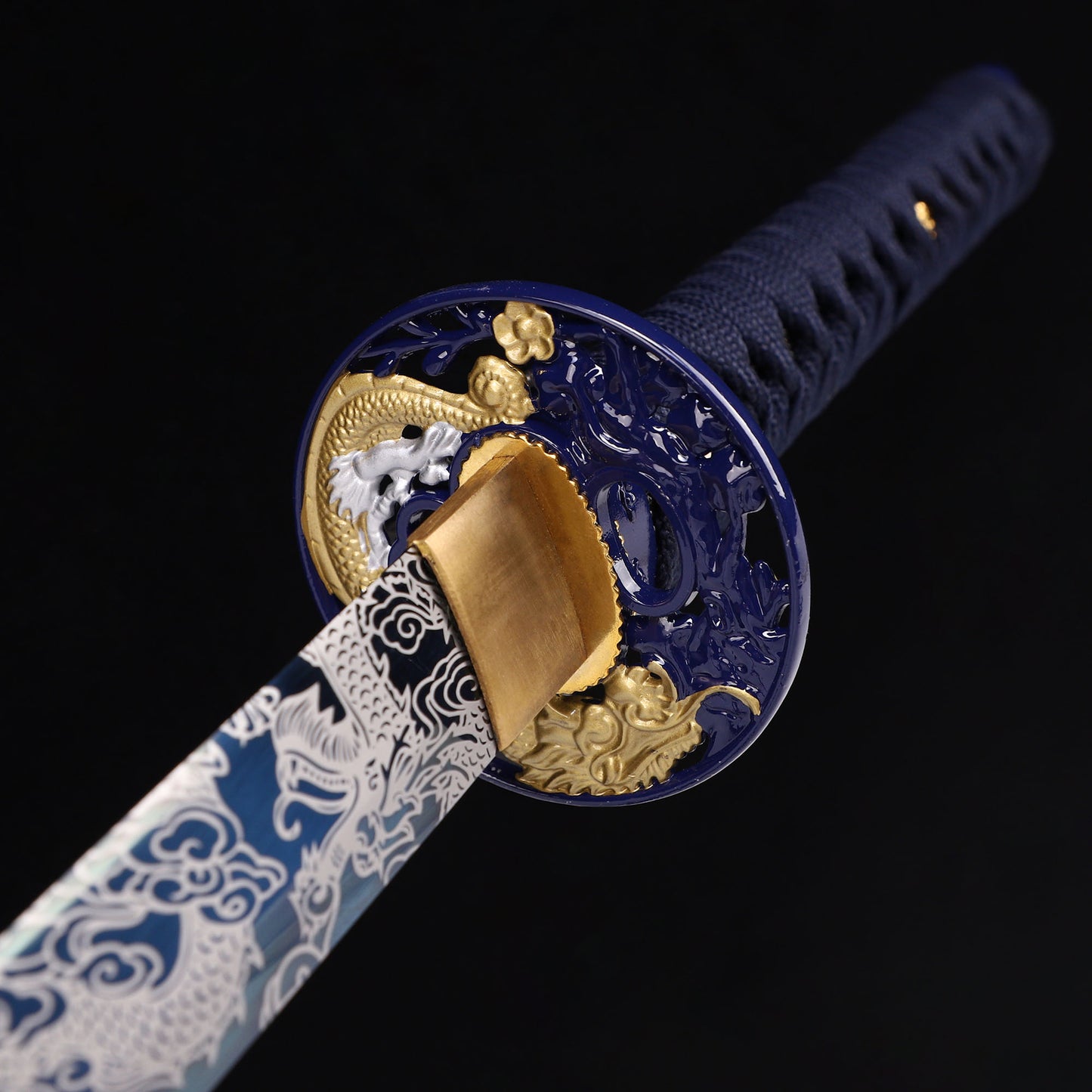 Blue Dragon katana Hand protection details- precision forged blue kissaki point