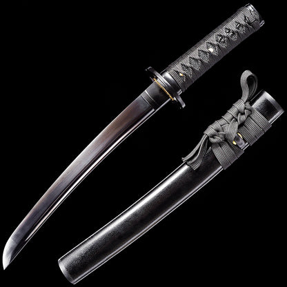 All-Black Minimalist Tanto