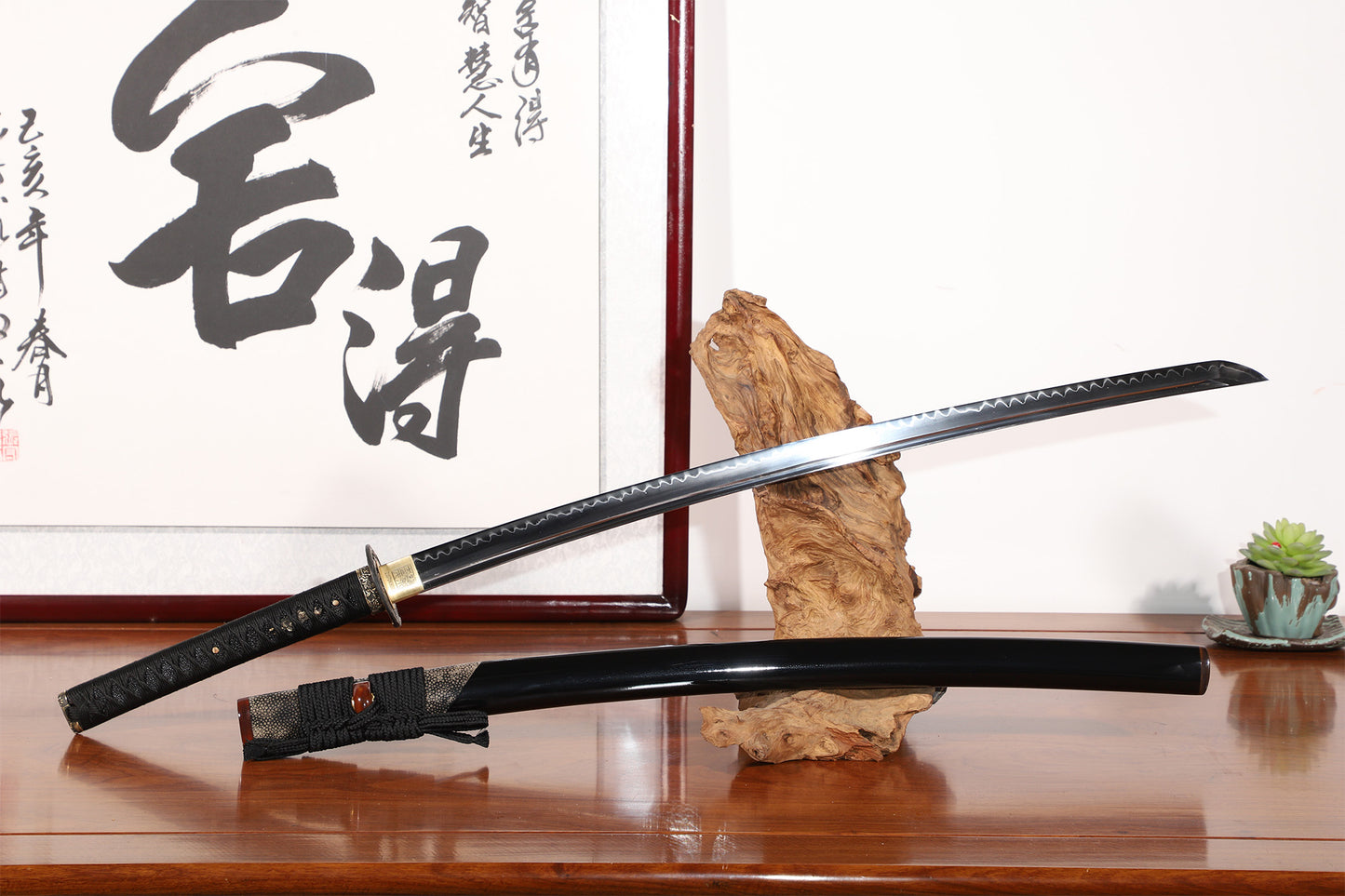 Horn Trimmed Ray Skin Black Lacquer Saya Plain Copper Fittings  Full Tang Training Sword