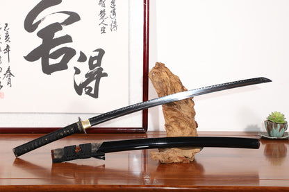 Horn Trimmed Ray Skin Black Lacquer Saya Plain Copper Fittings  Full Tang Training Sword