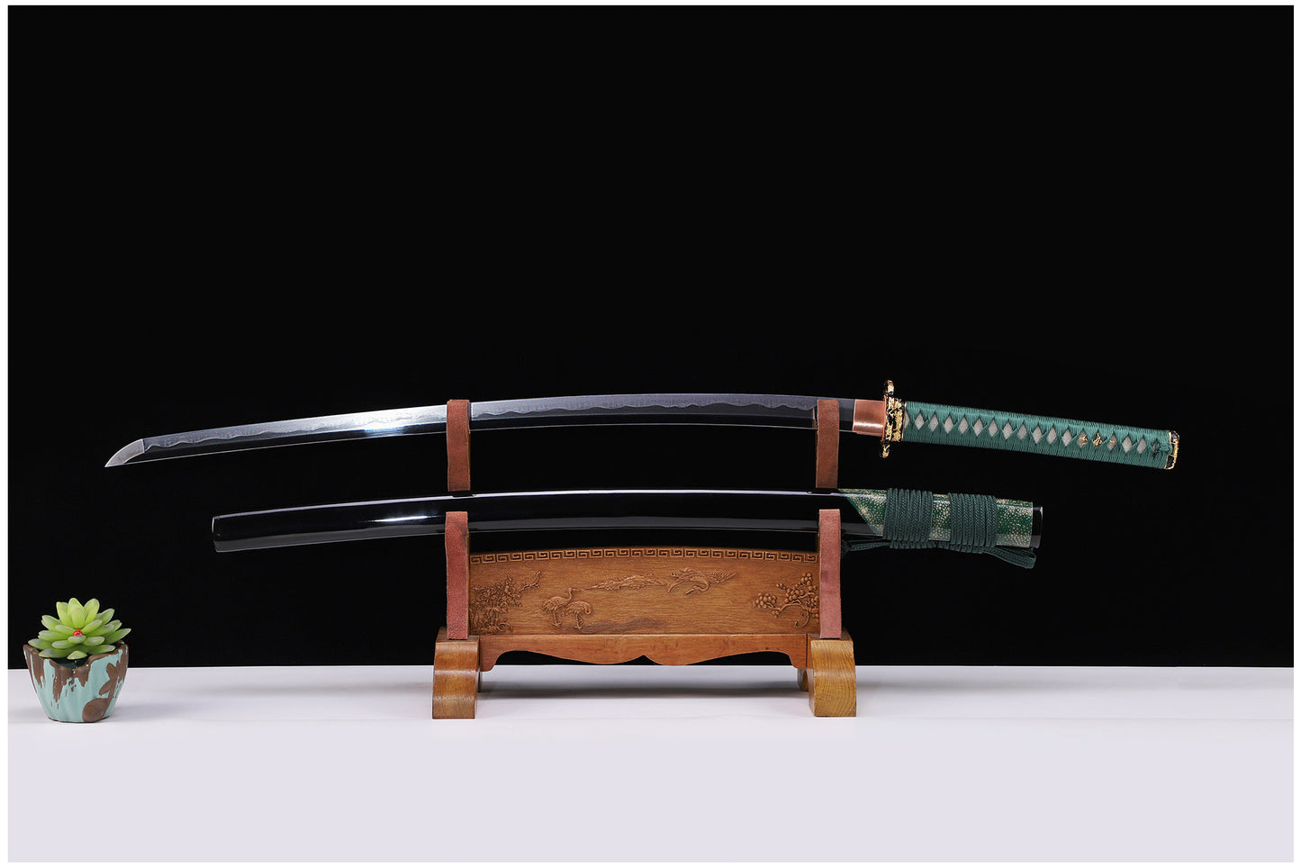 Green Ray Skin Horn Black Lacquer Saya Gold Plated Copper Full Tang  Iaido Sword
