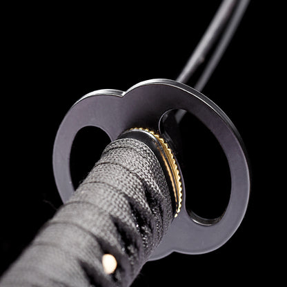 All-Black Minimalist Tanto