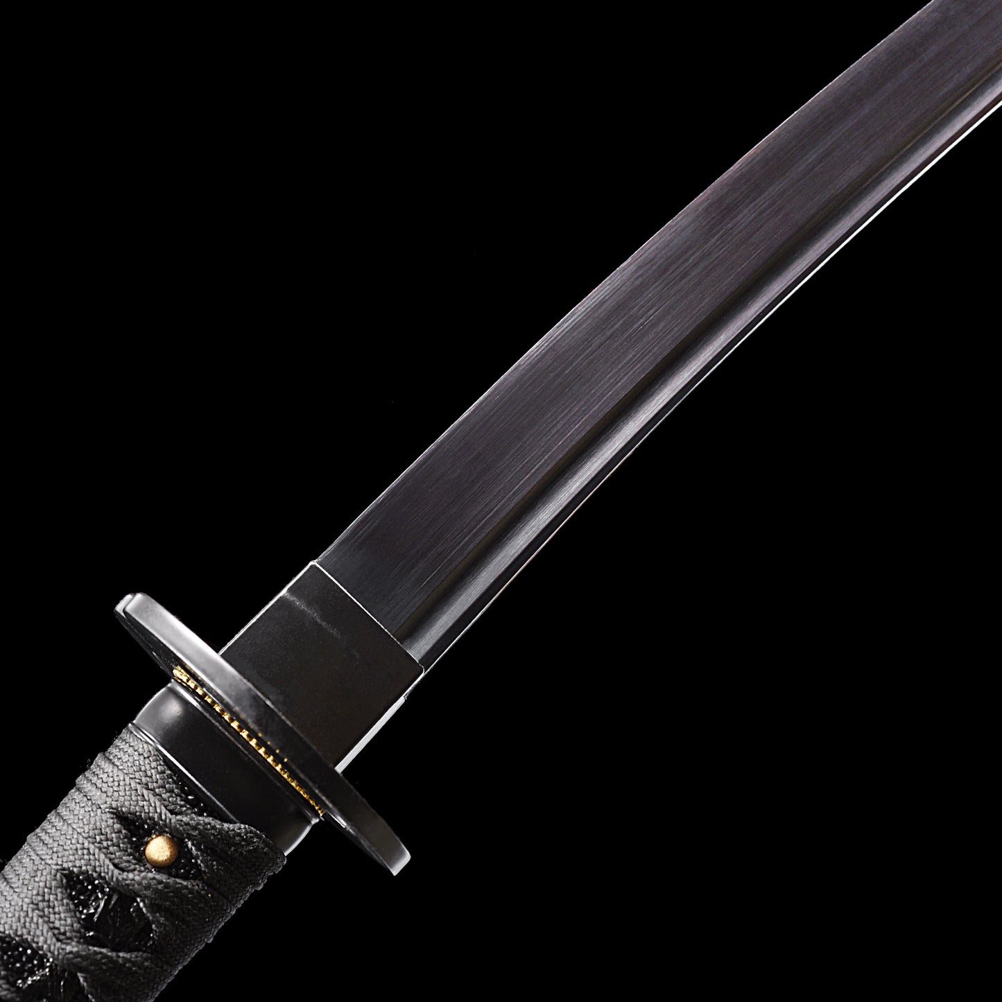 All-Black Minimalist Tanto