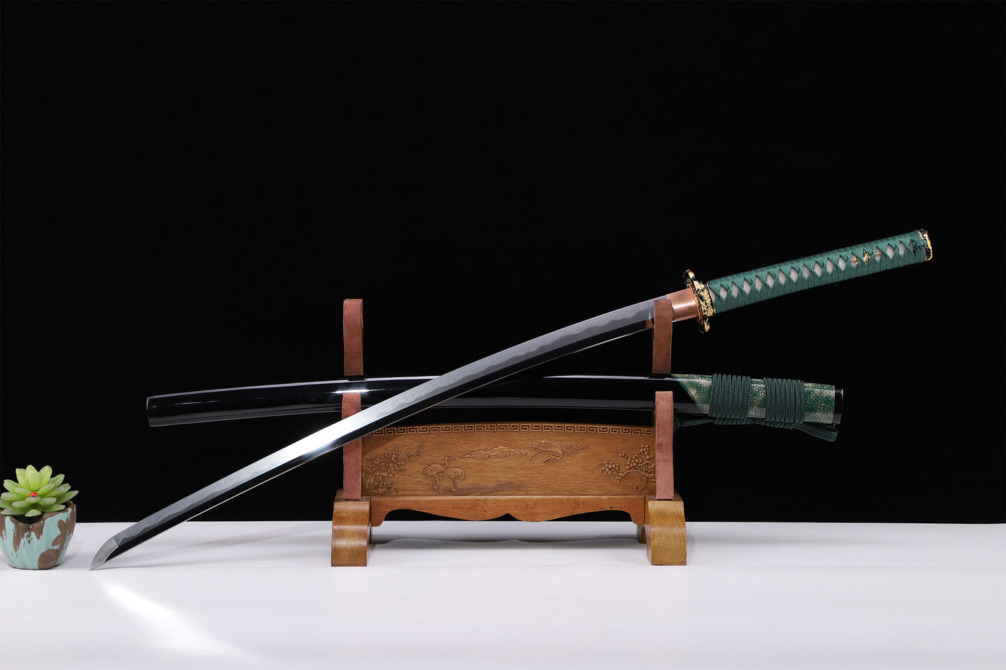 Green Ray Skin Horn Black Lacquer Saya Gold Plated Copper Full Tang  Iaido Sword