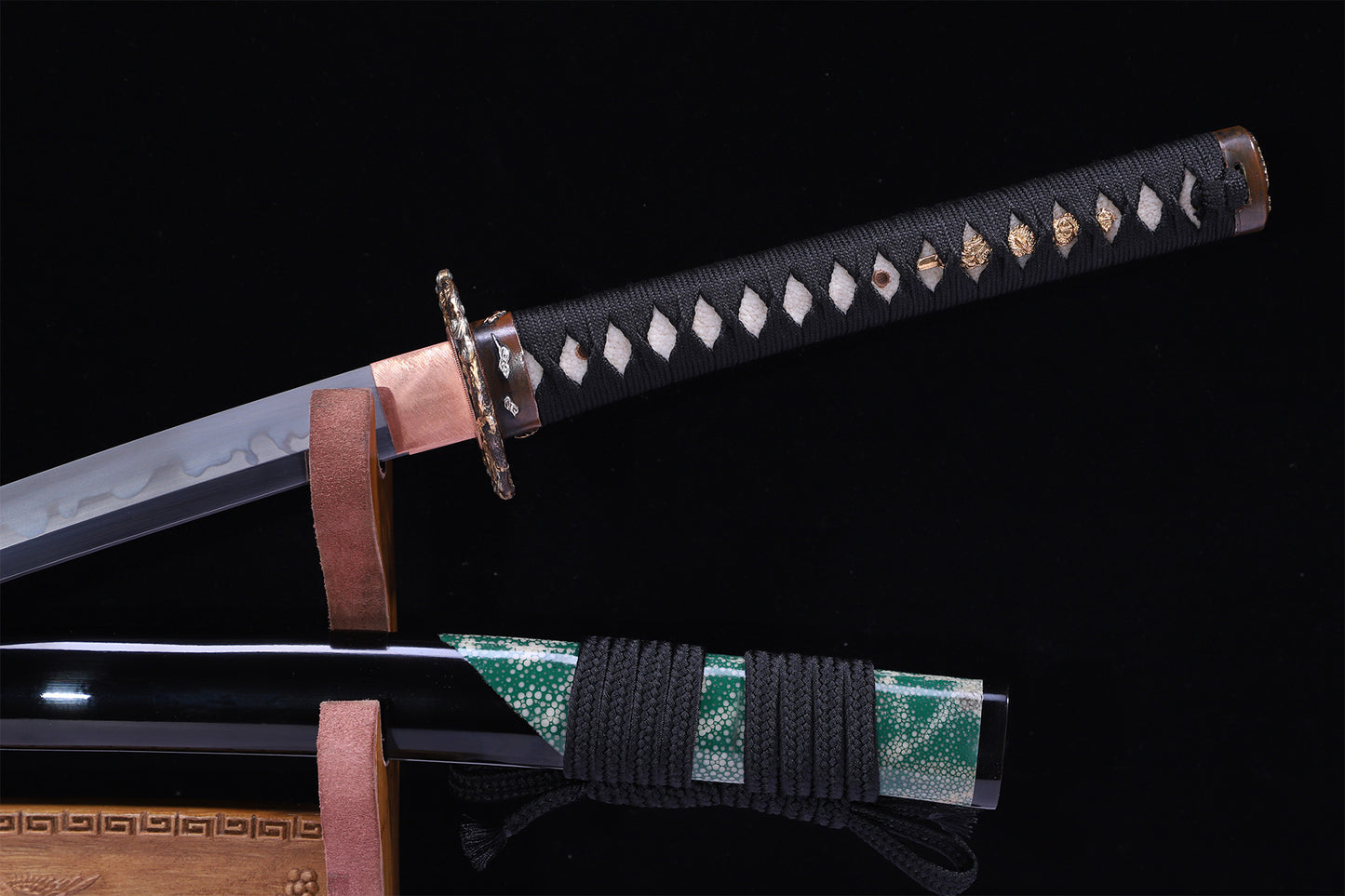 Green Ray Skin Lacquer Saya Gold Silver Plated Copper Fittings Full Tang Sword