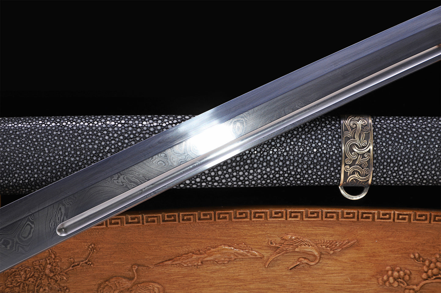 Black Genuine Ray Skin Antique Relief Copper Fittings Full Tang Collectible Sword