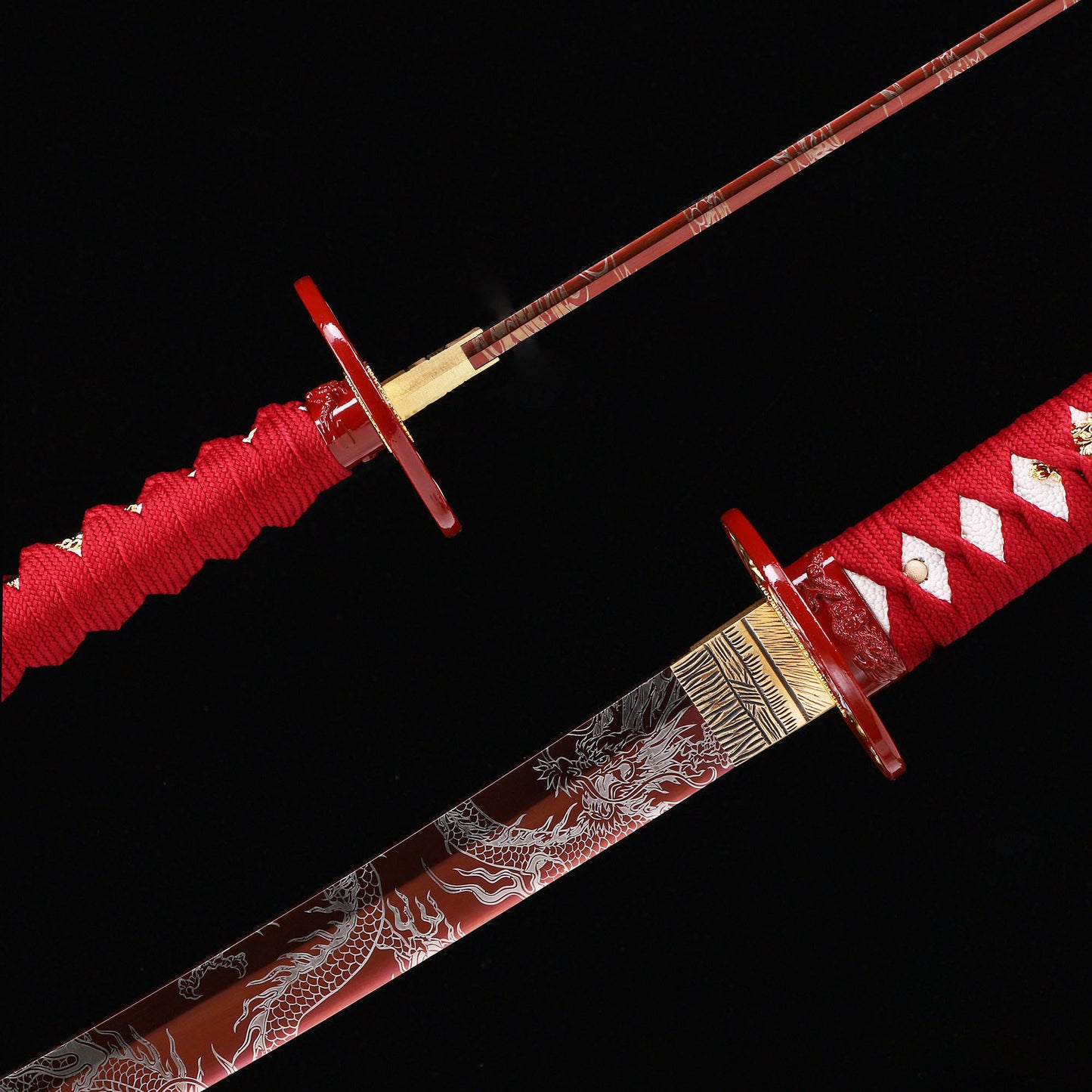 Red Dragon katana spine close-up - mune and blade thickness detail