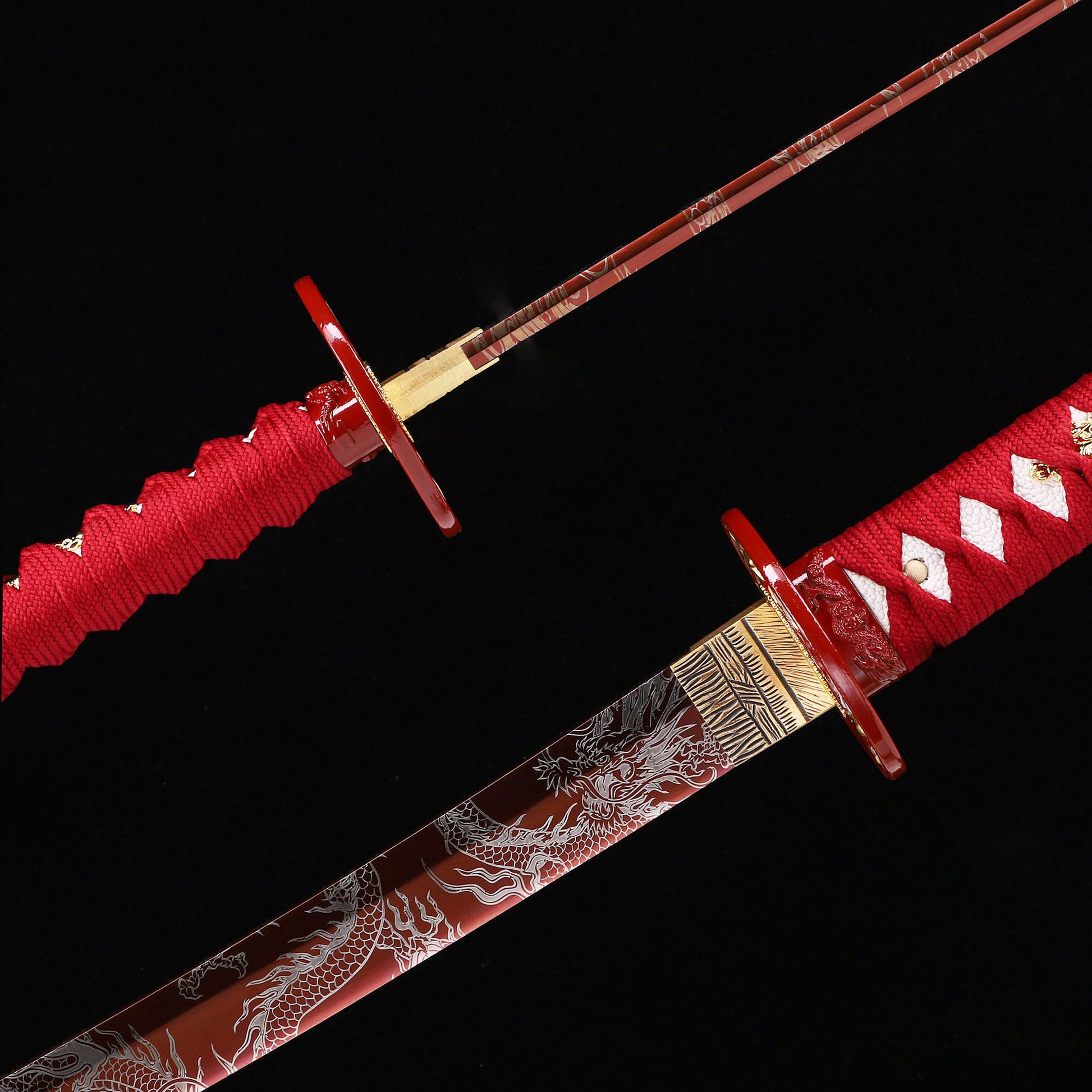 Red Dragon katana spine close-up - mune and blade thickness detail
