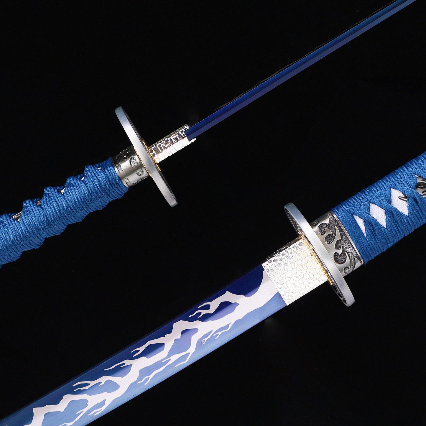 Light Blue Dragon katana spine close-up - mune and blade thickness detail