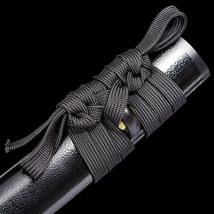 All-Black Minimalist Tanto