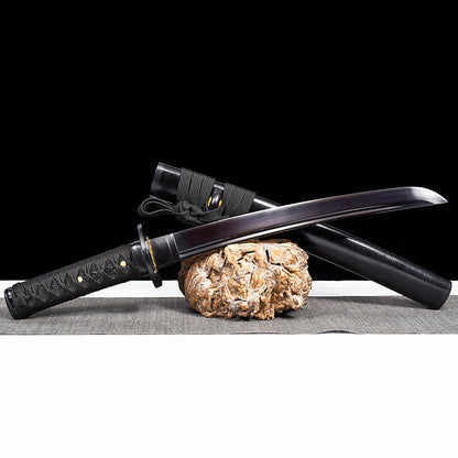All-Black Minimalist Tanto