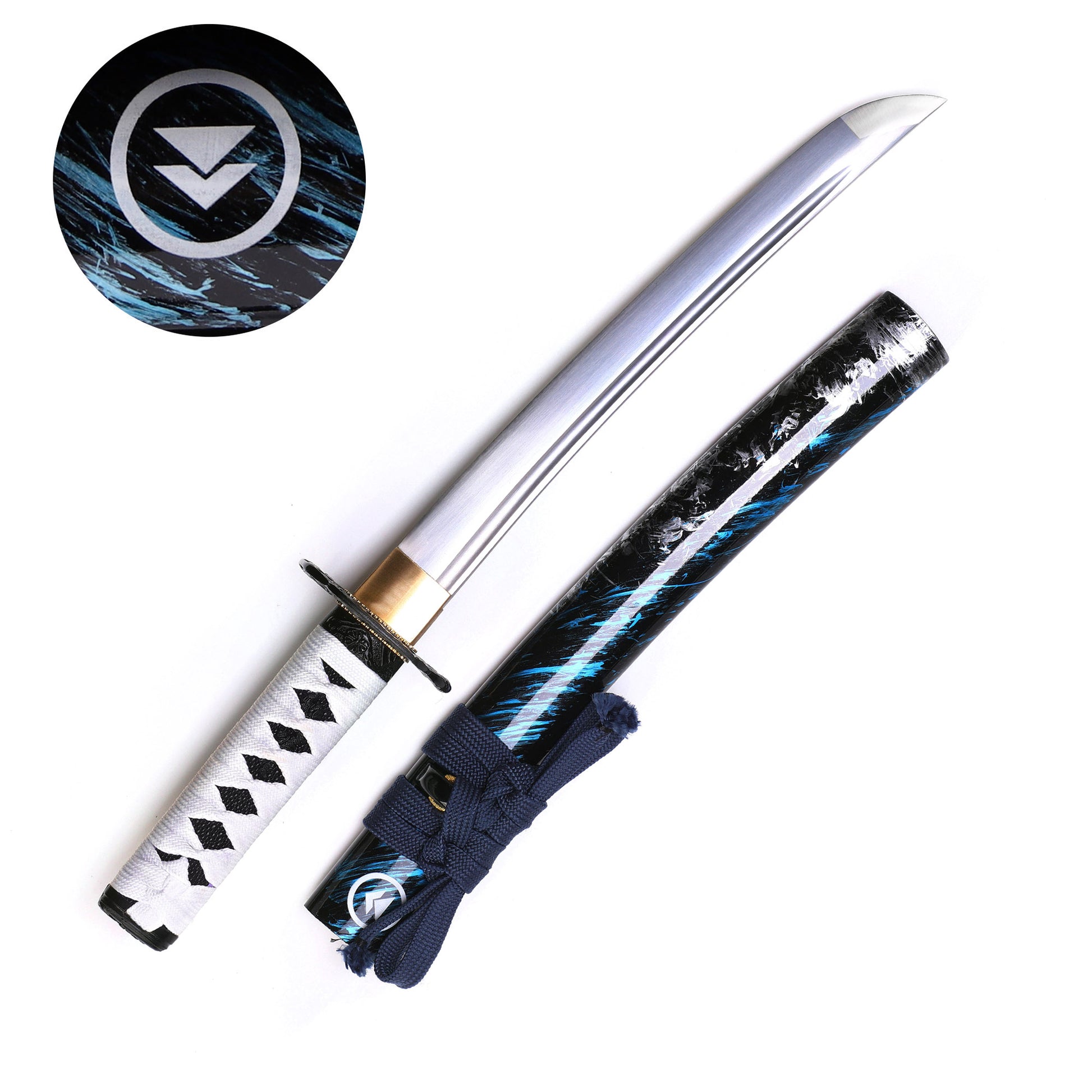 Ghost of Tsushima tanto angled view - short blade curvature and saya detail
