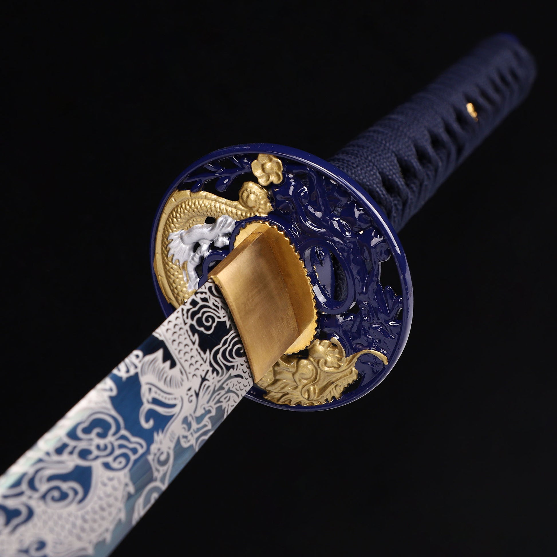 Blue Dragon katana Hand protection details- precision forged blue kissaki point