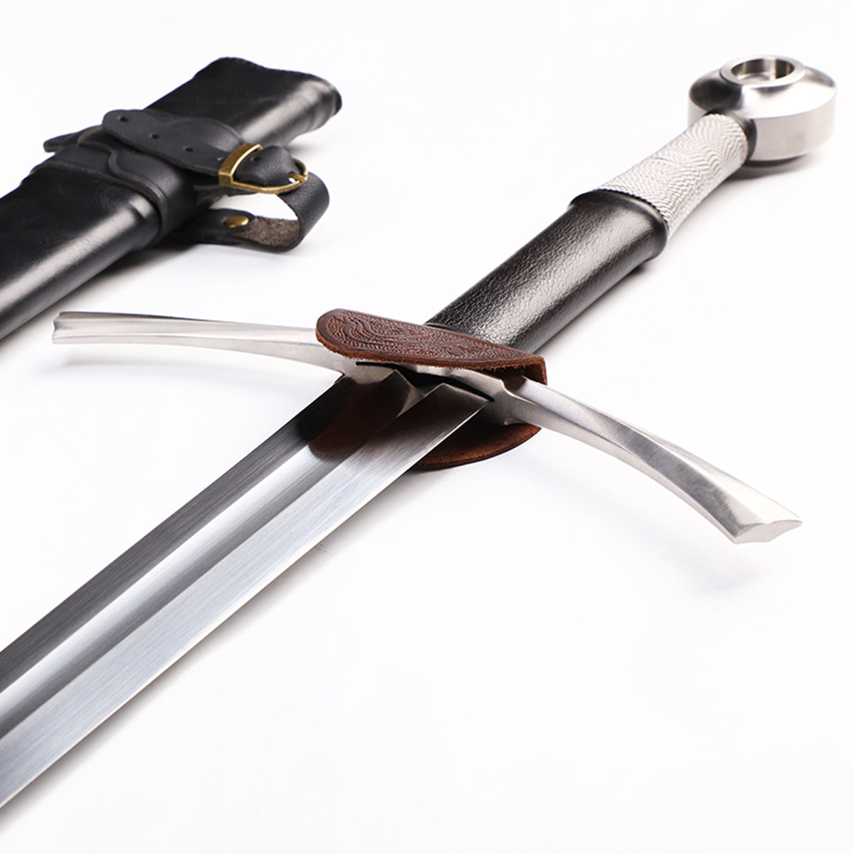 Rhinelander bastard sword Hand protection details