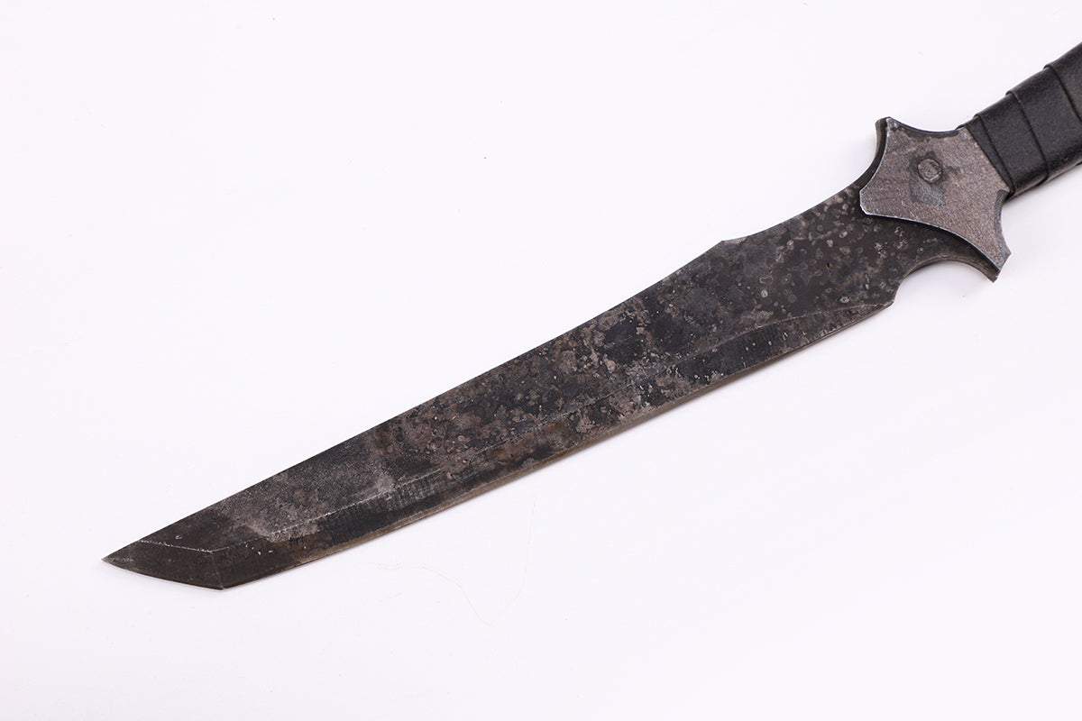 Tactical Dagger blade close-up - razor sharp double edge detail