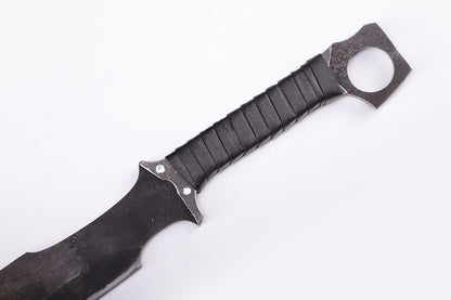 Tactical Overbuilt Knife handle grip detail