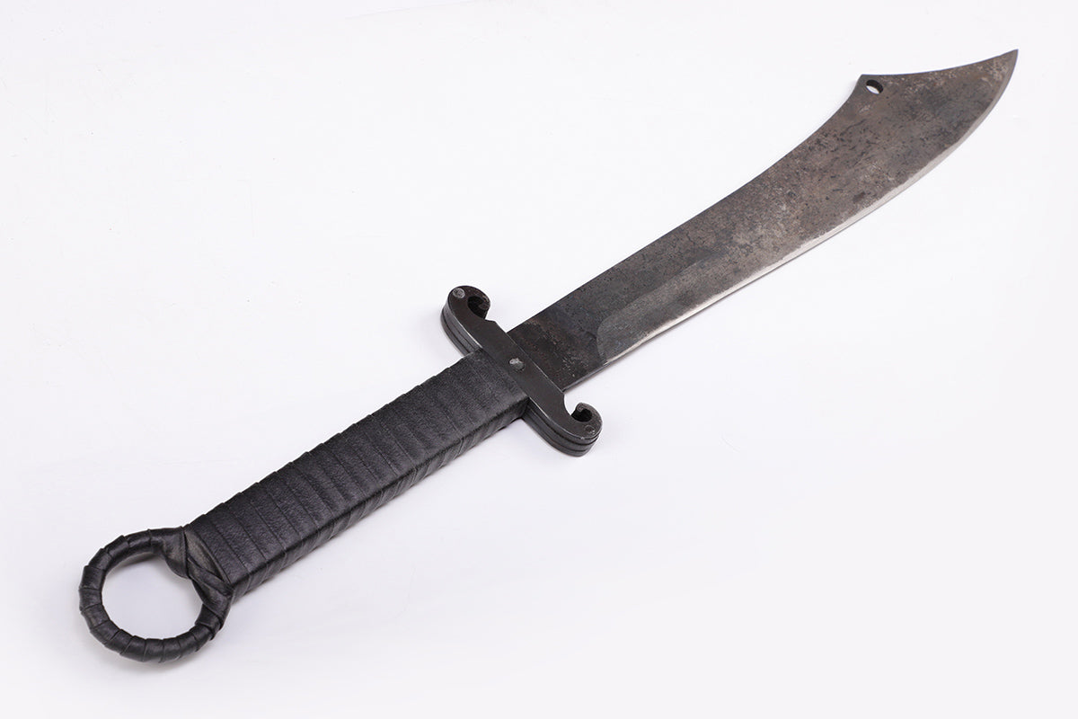 Huan Shou Dao angled view - blade and ring pommel showcase